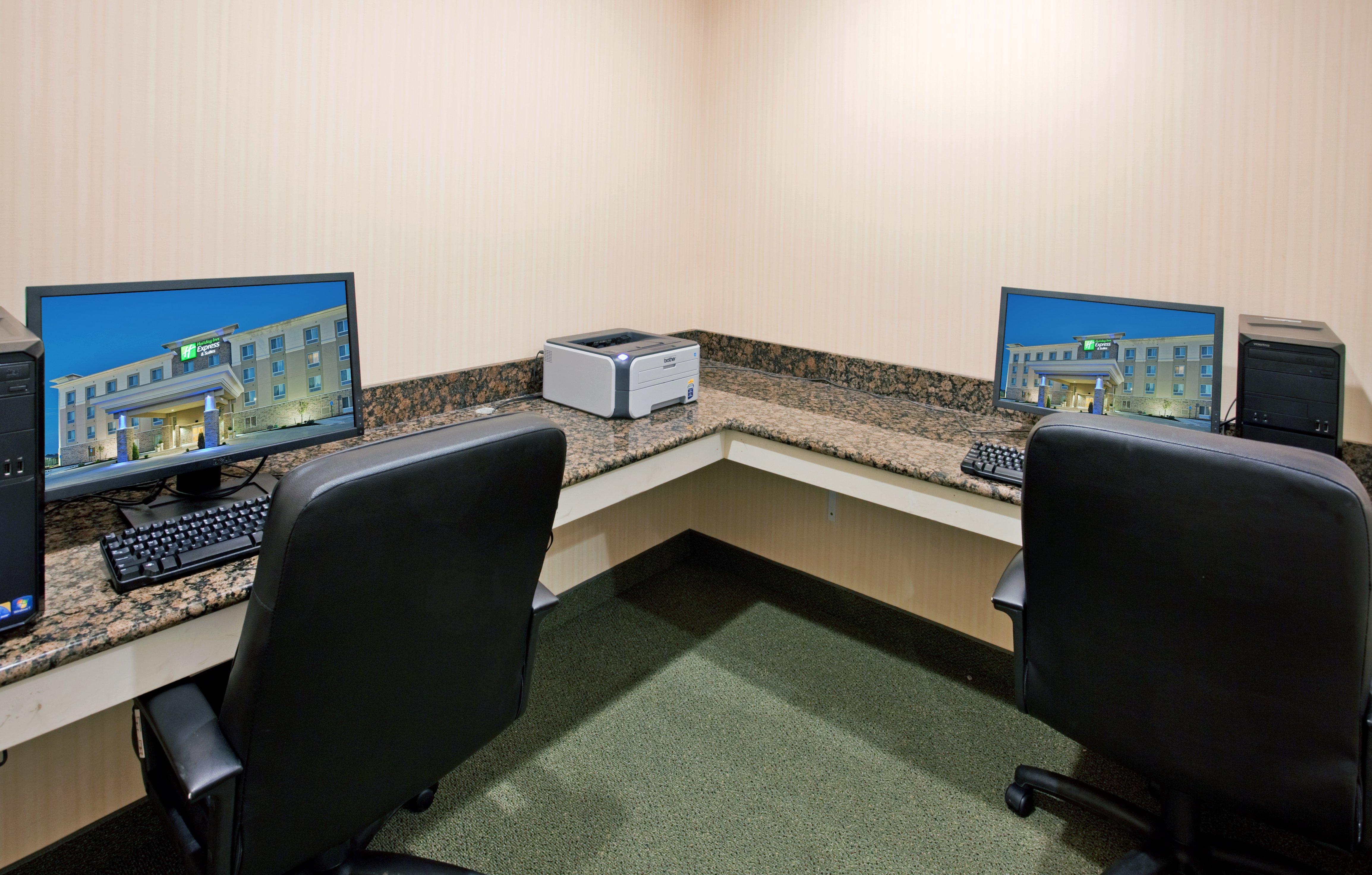 Holiday Inn Express & Suites North Topeka Facilities photo
